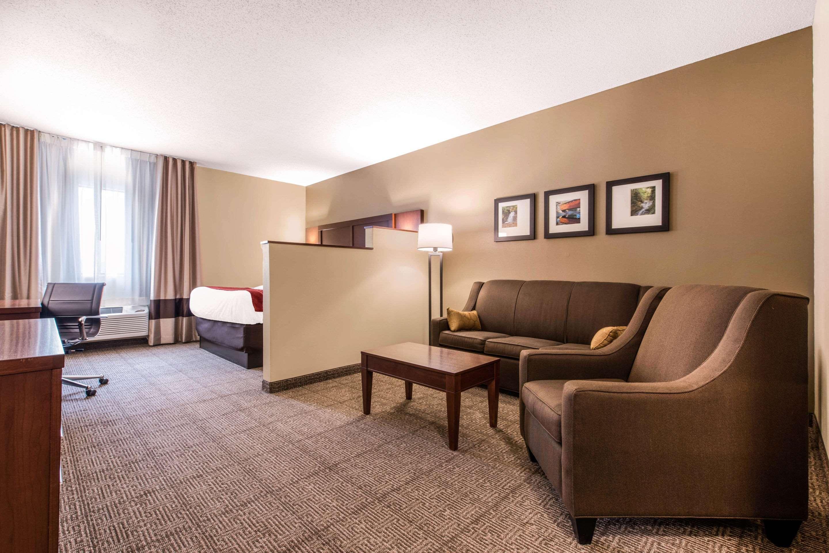Comfort Inn & Suites Streetsboro - Kent Exterior photo